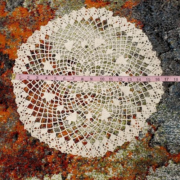 Vintage Handmade Crochet 17" Doilie Dresser Needlecraft Ecru Tabletop 524 - Picture 6 of 6